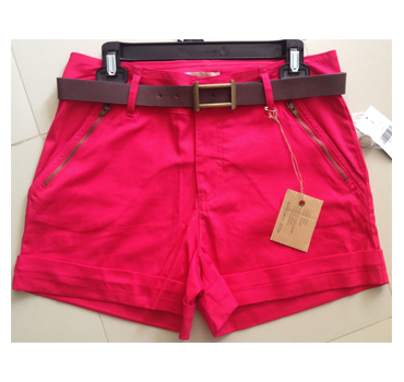 Short pants red